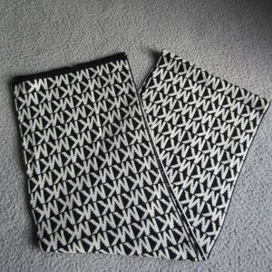 Michael  Michael Kors Scraf,MK Logo All over Acrylic Knit,‎ Winter, Cozy, Warm